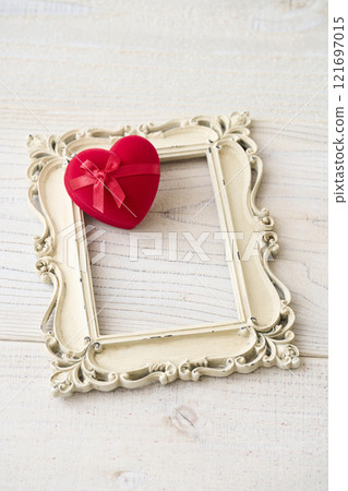 Red heart-shaped gift box Valentine's Day image Red heart-shaped gift box Valentine's Day image 121697015