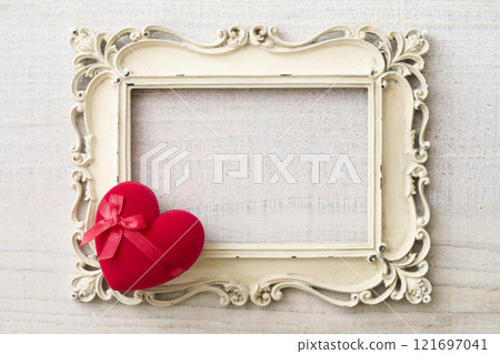 Red heart-shaped gift box Valentine's Day image Red heart-shaped gift box Valentine's Day image 121697041