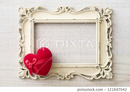 Red heart-shaped gift box Valentine's Day image Red heart-shaped gift box Valentine's Day image 121697042