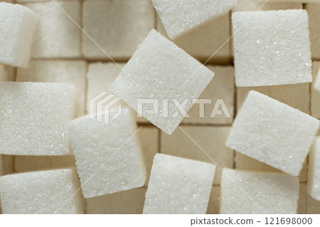Cubes of white crystalline beetroot refined sugar. 121698000