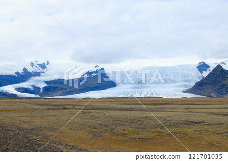 Vatnajokull glacier side view, south Iceland landscape. Vatnajokull glacier side view, south Iceland landscape. 121701035