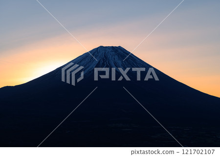A spectacular view of the morning sky and Mt. Fuji A spectacular view of the morning sky and Mt. Fuji 121702107