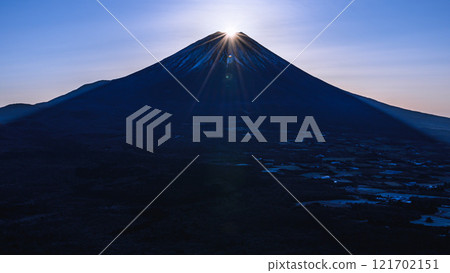 Spectacular view of Diamond Fuji from Mount Ryugatake Spectacular view of Diamond Fuji from Mount Ryugatake 121702151