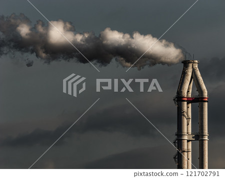 經濟烏雲籠罩的脫碳景象 121702791