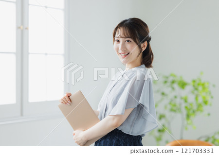 Business woman 121703331