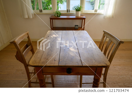 Tree table 121703474