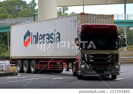 Trailer truck 121703985