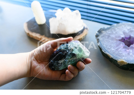 Crystal Crystal 121704779