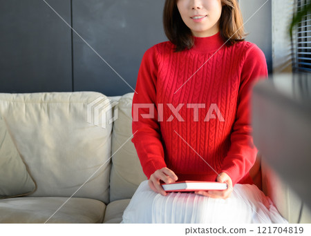 A collection of studio portraits 121704819