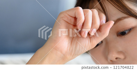 在工作室拍攝的肖像集 121704822