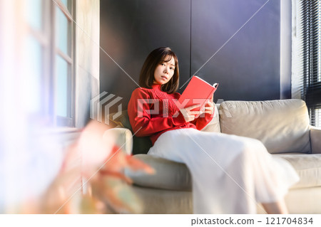 A collection of studio portraits 121704834