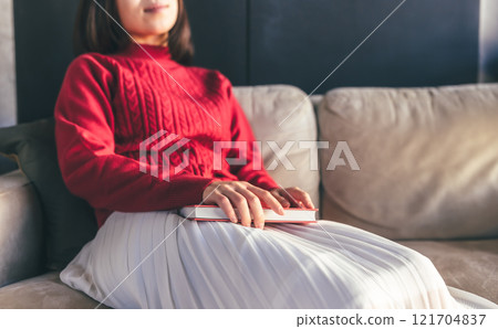 在工作室拍攝的肖像集 121704837