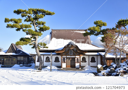 拍攝北海道八雲町木松山龍圓寺院內的冬季風景 拍攝北海道八雲町木松山龍圓寺院內的冬季風景 121704973