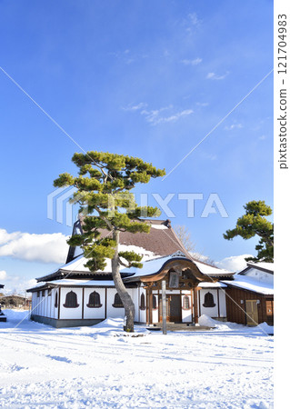 拍攝北海道八雲町木松山龍圓寺院內的冬季風景 121704983
