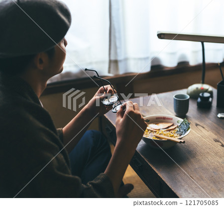 Retro image cut 121705085