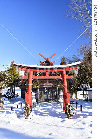 拍攝北海道八雲町由依稻荷神社境內的冬季風景 121705454