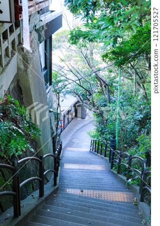 Enoshima: Stone steps from Okutsumiya to Iwaya (First Iwaya) 121705527