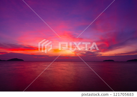 Beautiful clouds in sunset or sunrise over sea,Colorful scenery sunset sky, Amazing clouds wonderful light sky background Beautiful clouds in sunset or sunrise over sea,Colorful scenery sunset sky, Amazing clouds wonderful light sky background 121705683