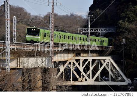 穿越大和大和川大橋的201系普通列車 121707895