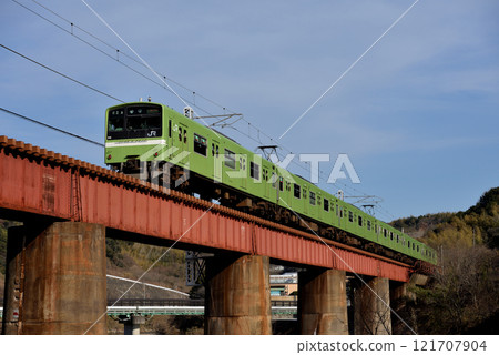 6 201系普通列車在大和線運行 6 201系普通列車在大和線運行 121707904
