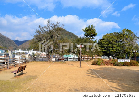 三原城跡 天守閣 121708653