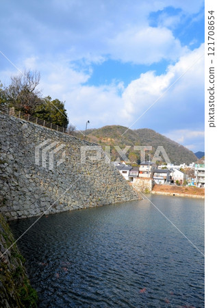 三原城遺址天守閣的石牆 121708654