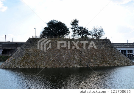 三原城遺址天守閣的石牆 121708655