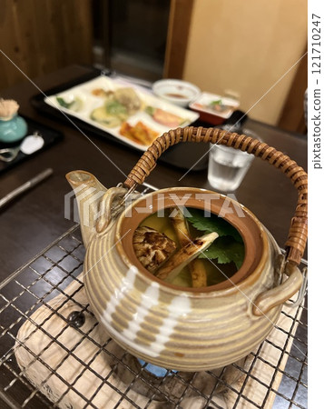 Enjoy seasonal Matsutake mushrooms in earthenware pot in Komoro, Nagano Prefecture Enjoy seasonal Matsutake mushrooms in earthenware pot in Komoro, Nagano Prefecture 121710247
