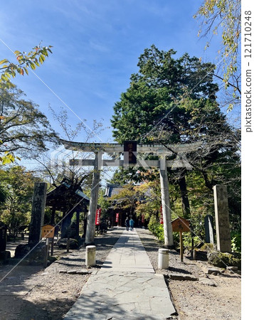 Shrine gate at Komoro Castle ruins on a clear blue day Shrine gate at Komoro Castle ruins on a clear blue day 121710248
