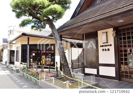 Kamakura City Komachi Street Shopping District 121710682