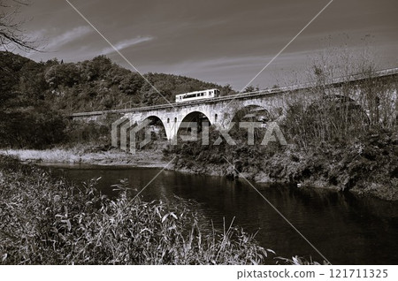 JR釜石線(銀河夢想線釜石線)龍總部河大橋 JR釜石線(銀河夢想線釜石線)龍總部河大橋 121711325