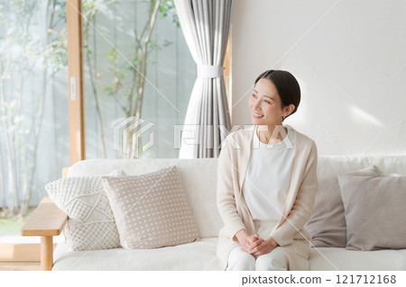 Middle aged woman Middle aged woman 121712168