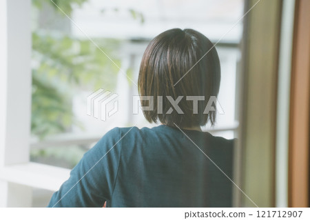 露台女性 121712907