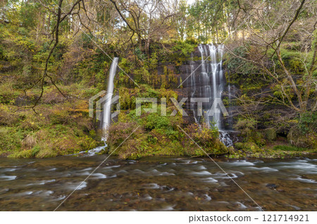 Taro-Jiro Falls in Tsuru City, Yamanashi Prefecture 121714921