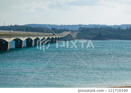 古宇利大橋連接古宇利島和沖繩本島 121716390