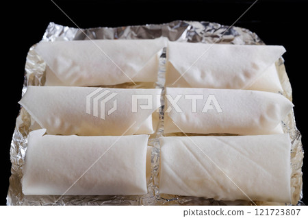 Crab cream spring rolls 121723807