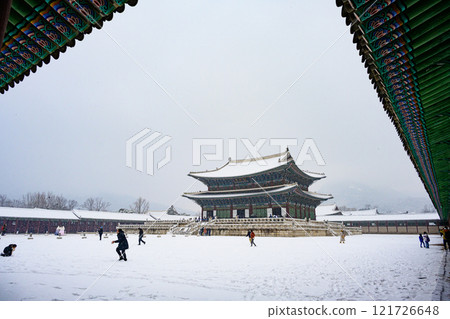 Winter snow at Gyeongbokgung Palace in Seoul, South Korea. Geunjeongjeon Pavilion of Gyeongbokgung South Korea's historical landmarks Winter snow at Gyeongbokgung Palace in Seoul, South Korea. Geunjeongjeon Pavilion of Gyeongbokgung South Korea's historical landmarks 121726648