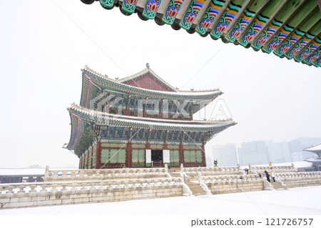 Winter snow at Gyeongbokgung Palace in Seoul, South Korea. Geunjeongjeon Pavilion of Gyeongbokgung South Korea's historical landmarks 121726757