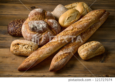 various kinds of freshly baked bread various kinds of freshly baked bread 121727074