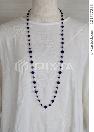 Small lapis lazuli necklace in flower shape Small lapis lazuli necklace in flower shape 121727238