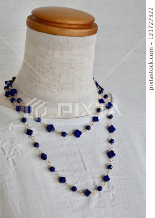 Flower-shaped small lapis lazuli long necklace 121727322