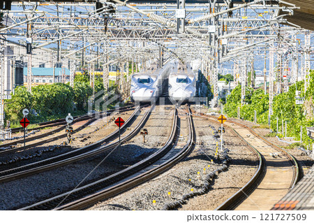 新幹線列車在米原站交會 121727509