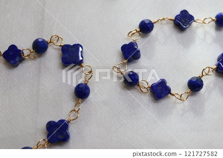 Flower-shaped small lapis lazuli long necklace Flower-shaped small lapis lazuli long necklace 121727582