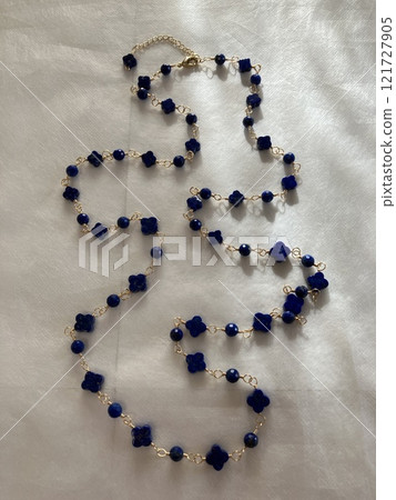 Flower-shaped small lapis lazuli long necklace Flower-shaped small lapis lazuli long necklace 121727905