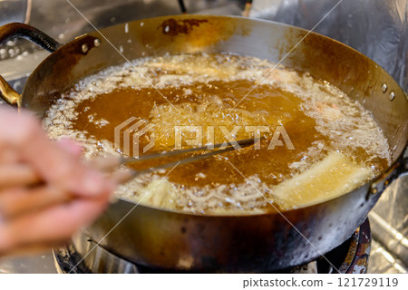 Fry tempura 121729119