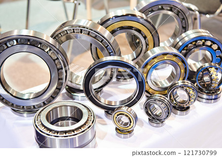 Bearings of different sizes in exhibition Bearings of different sizes in exhibition 121730799