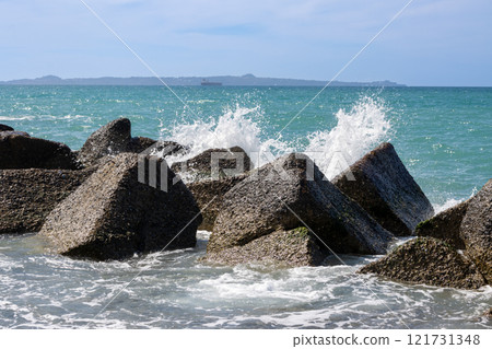 Sand beach with breakwaters, Spadafora, Sicily, Italy Sand beach with breakwaters, Spadafora, Sicily, Italy 121731348