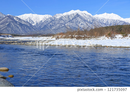 Shinano Omachi Mountain View: The Northern Alps, Ushiro-Tateyama mountain range in winter 121735097