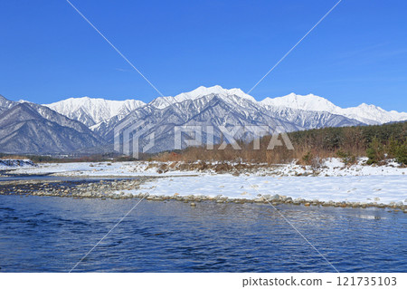 Shinano Omachi Mountain View: The Northern Alps, Ushiro-Tateyama mountain range in winter 121735103