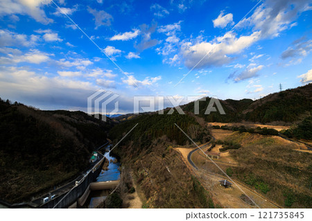 2025年新年夜景，布雲大壩北側，寒風徐徐，藍天白雲飄浮，布雲水流⑤。 121735845
